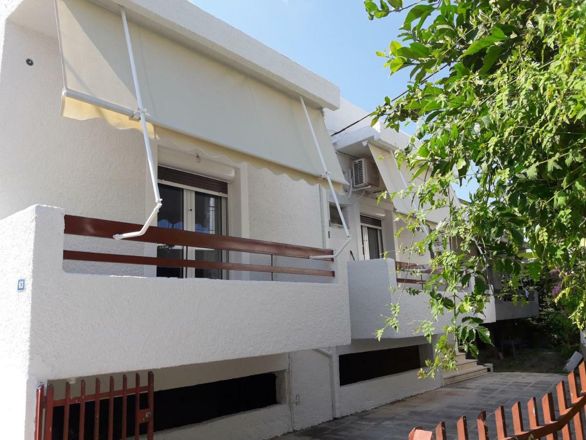 아마린토스 Apt 30M From Beach 아파트 외부 사진